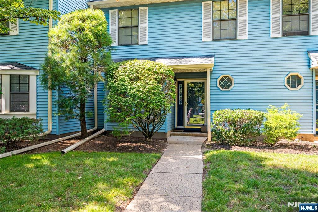 1303 Timber Oaks Road, Unit 1303 Edison, NJ 08820 - Photo 4 of 16 Gallery Image 4