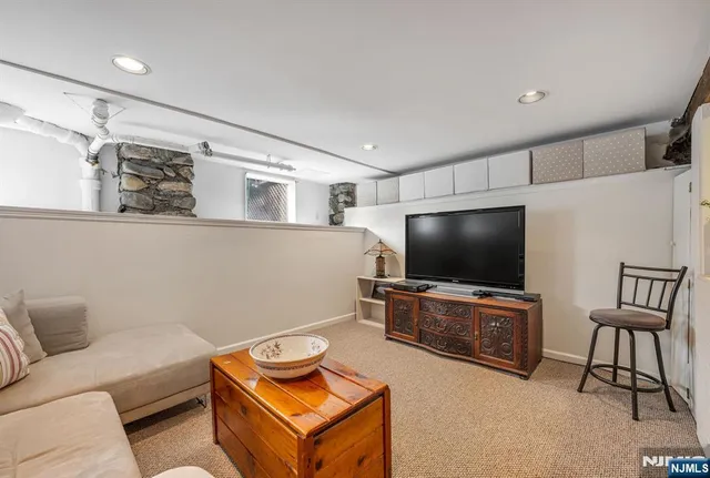 $1,100,000 | 22 Knollwood Drive, Ho-Ho-Kus, NJ 07423