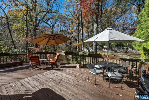 $1,100,000 | 22 Knollwood Drive, Ho-Ho-Kus, NJ 07423