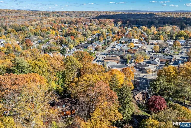 $1,100,000 | 22 Knollwood Drive, Ho-Ho-Kus, NJ 07423