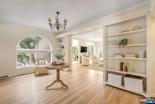 $1,100,000 | 22 Knollwood Drive, Ho-Ho-Kus, NJ 07423