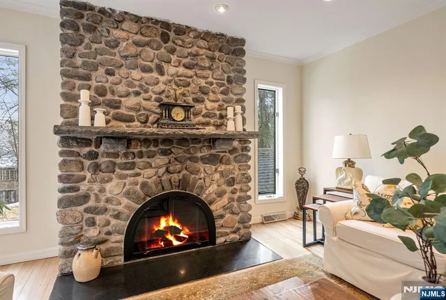 $1,100,000 | 22 Knollwood Drive, Ho-Ho-Kus, NJ 07423