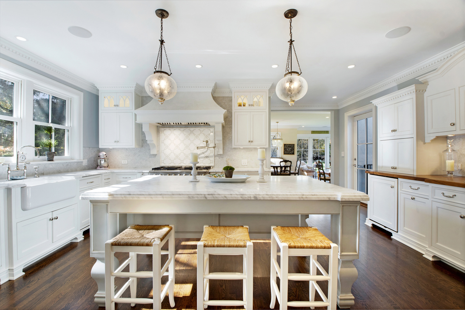 1380 Elm Tree Road Lake Forest, IL 60045 - Photo 11 of 43 a large kitchen with a center island and appliances