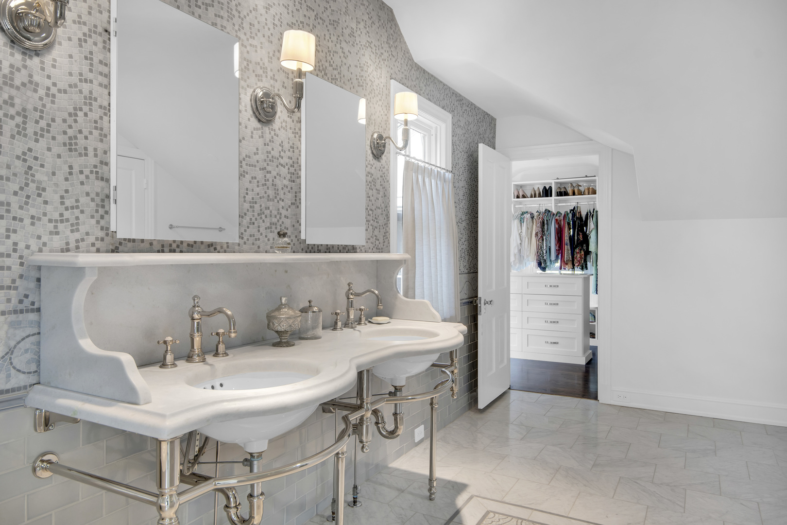 1380 Elm Tree Road Lake Forest, IL 60045 - Photo 23 of 43 a bathroom with a sink and a mirror