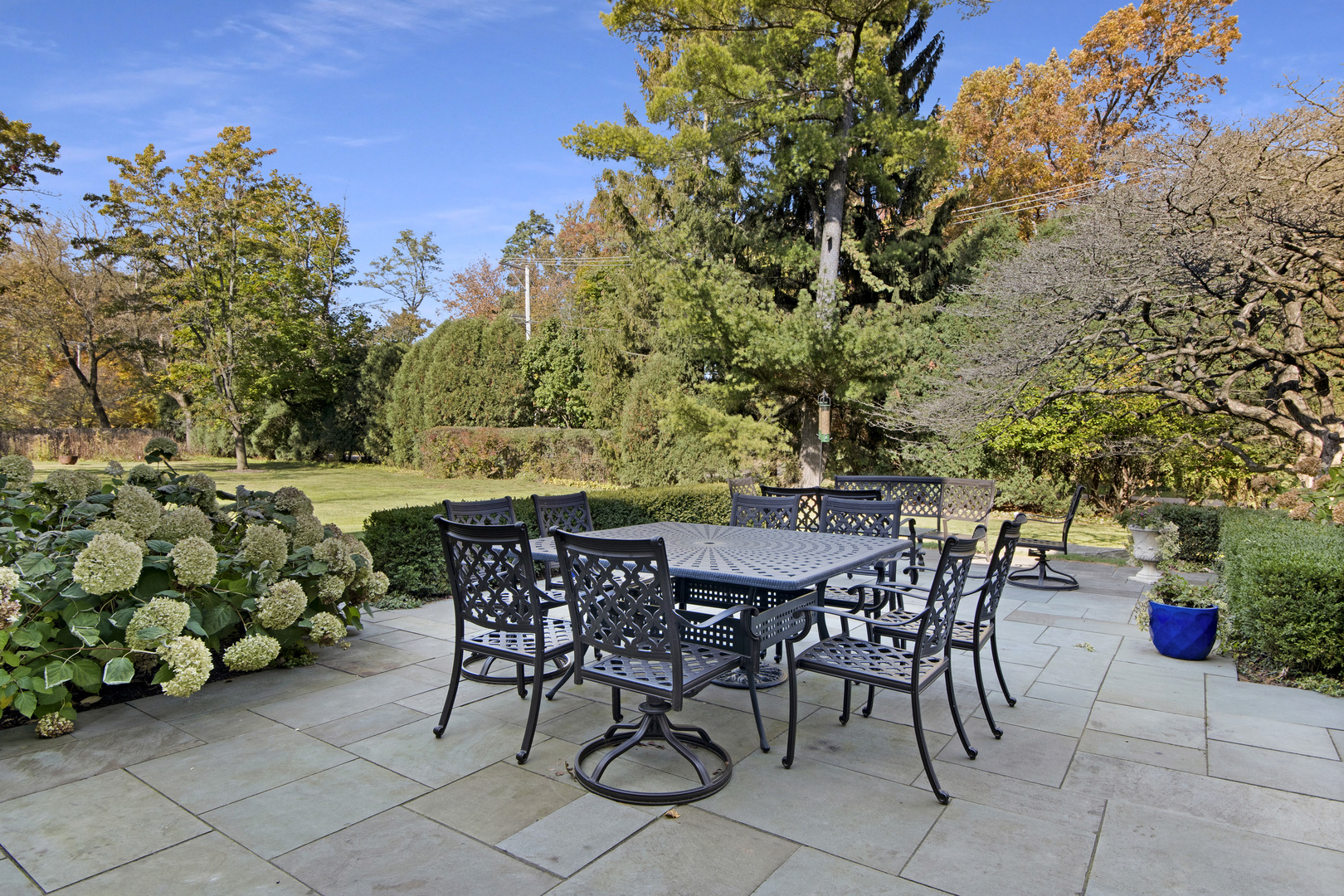 1380 Elm Tree Road Lake Forest, IL 60045 - Photo 38 of 43 a view of an outdoor space with a table