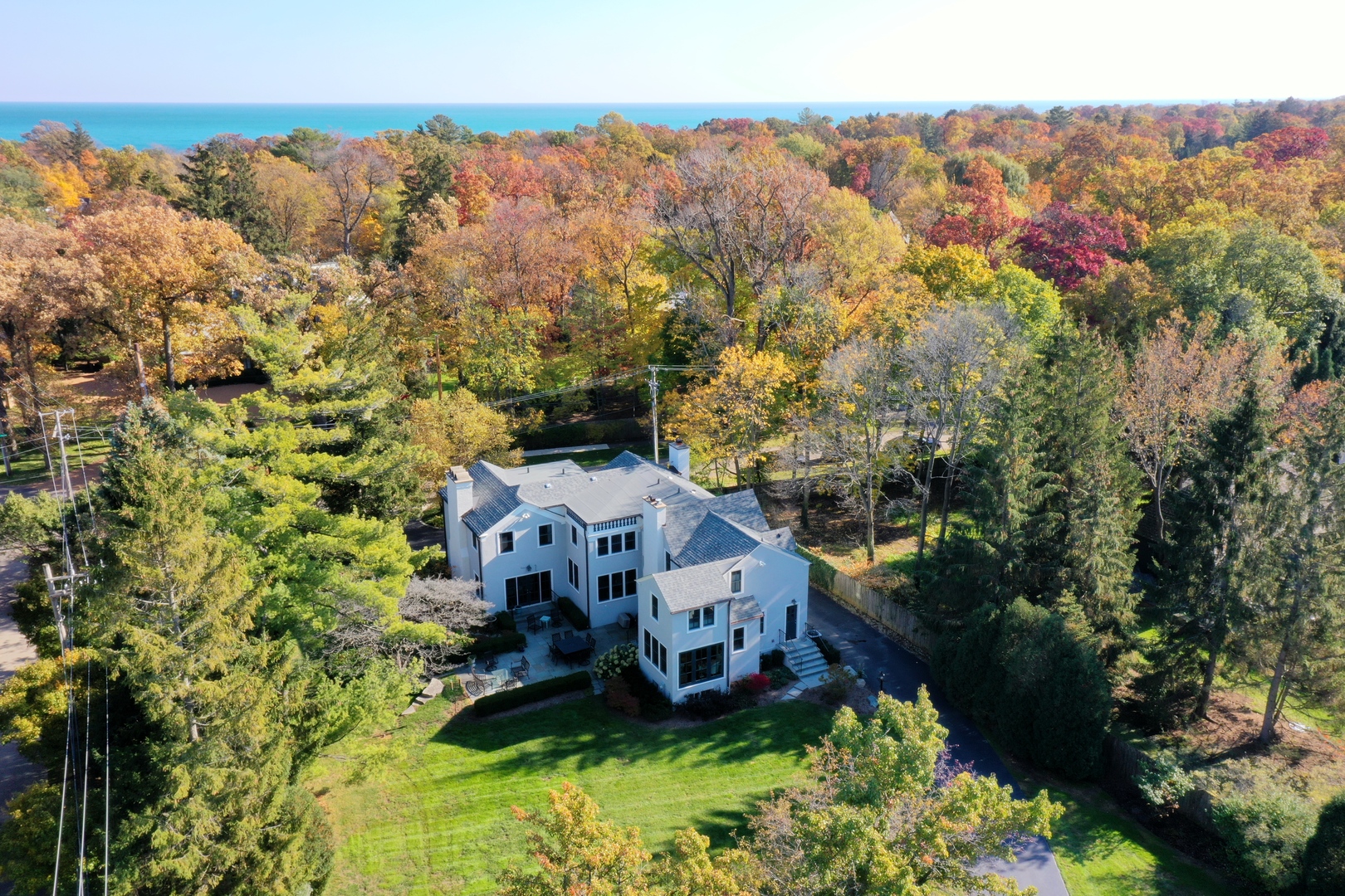 1380 Elm Tree Road Lake Forest, IL 60045 - Photo 41 of 43 an aerial view of a house with a yard