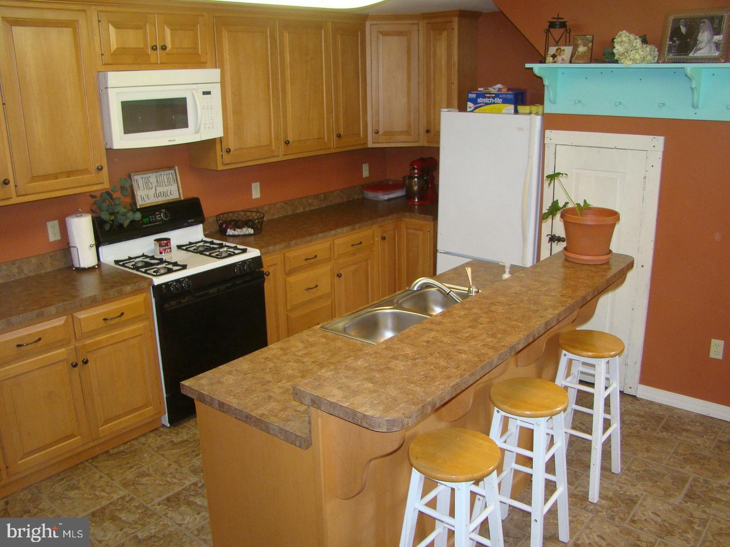 1319 Front Street Lititz, PA 17543 - Photo 3 of 32