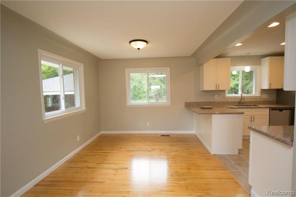 2903 West Auburn Road Rochester Hills, MI 48309 - Photo 8 of 36