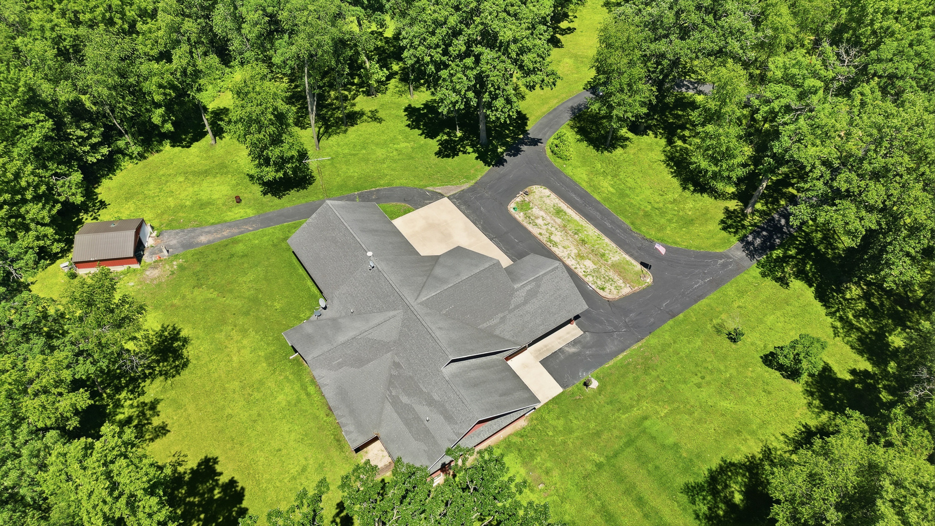 15207 Henry Road Morrison, IL 61270 - Photo 33 of 54