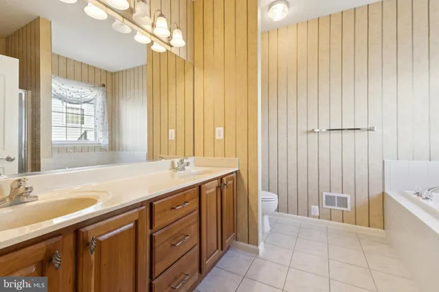 $525,000 | 136 Hawthorne Greene Circle, La Plata, MD 20646