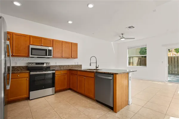 $2,500 | 5354 Ellery Terrace, West Palm Beach, FL 33417