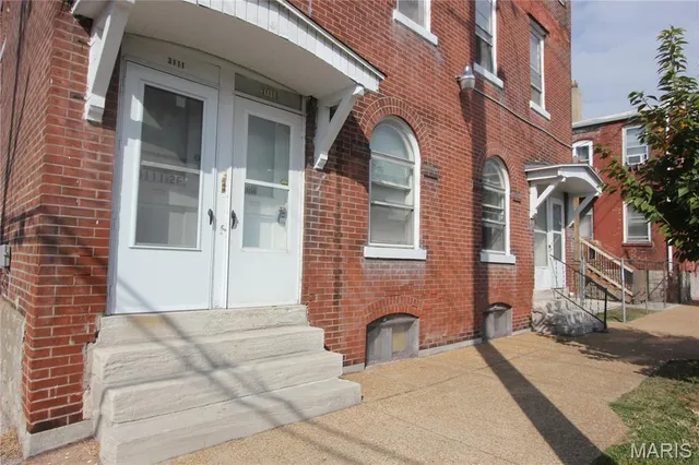 $875 | 3111 Arkansas Avenue, Unit 1, St. Louis, MO 63118