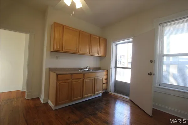 $875 | 3111 Arkansas Avenue, Unit 1, St. Louis, MO 63118