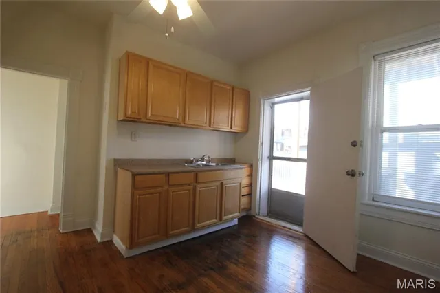 $875 | 3111 Arkansas Avenue, Unit 1, St. Louis, MO 63118