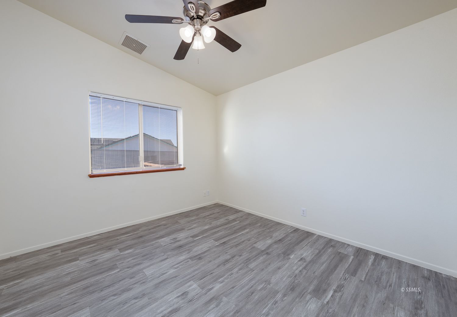 420 Olive Avenue Ridgecrest, CA 93555 - Photo 13 of 21