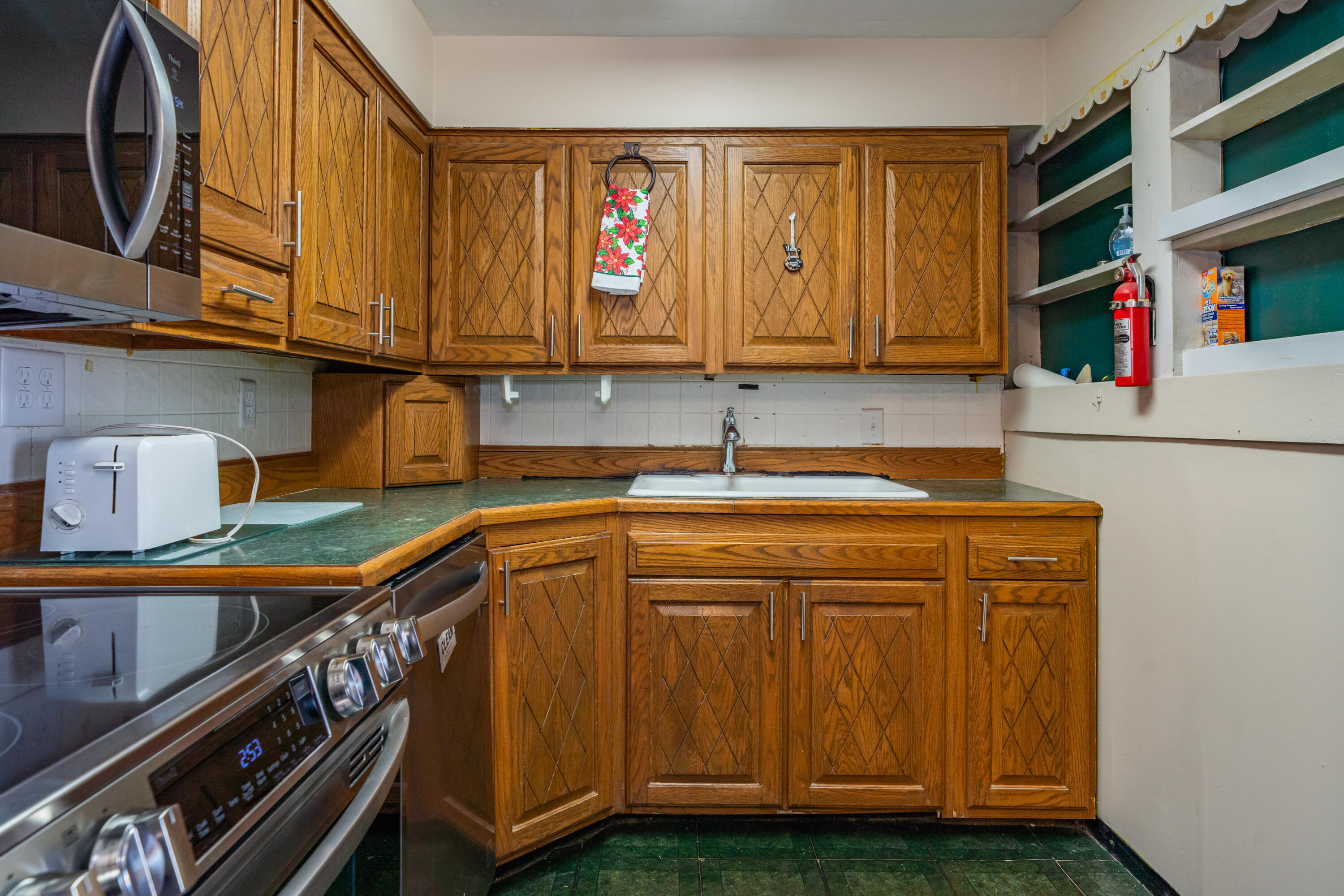 5201 Powell Road Dayton, OH 45424 - Photo 12 of 41