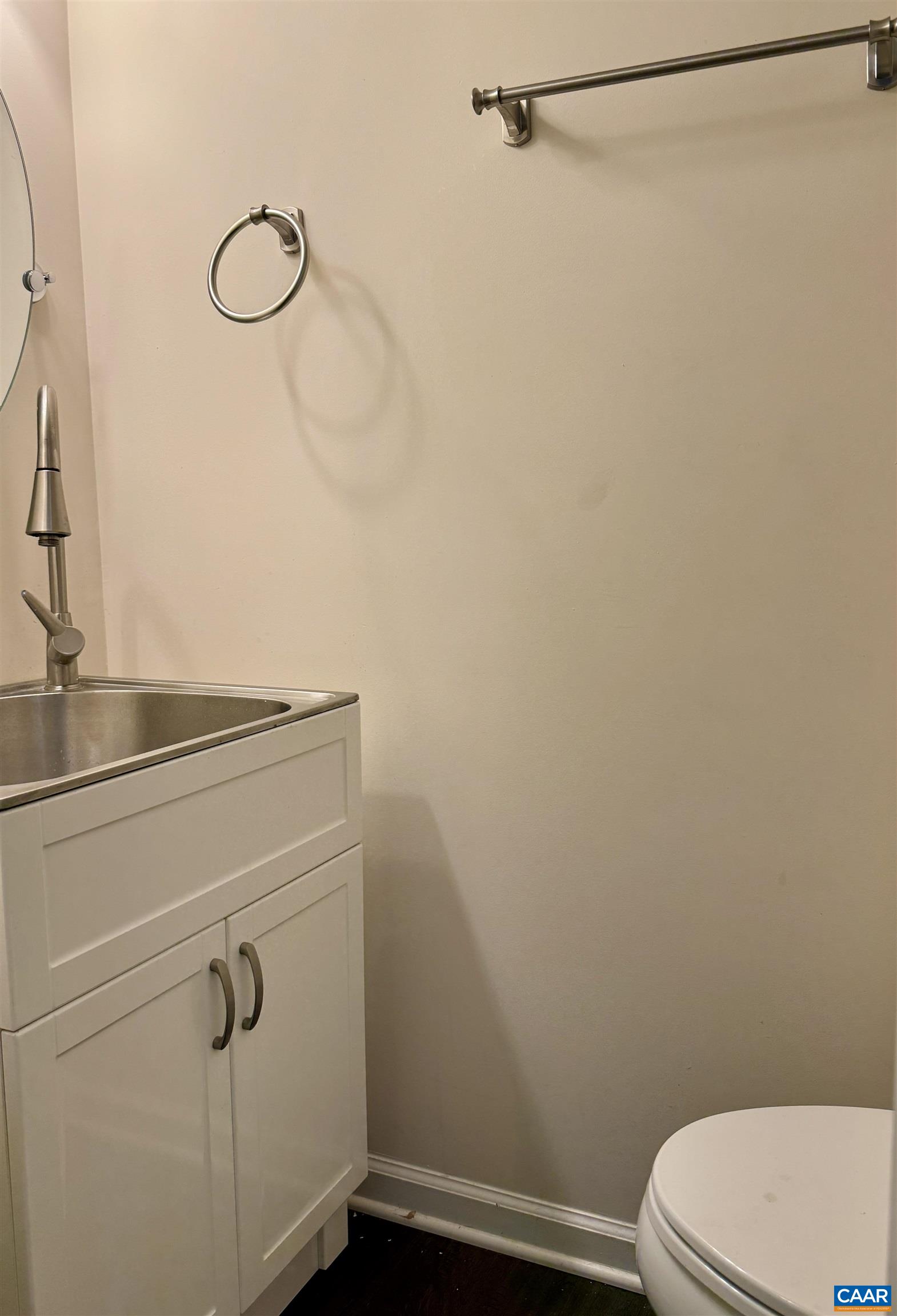 2518 Avemore Pond Road Charlottesville, VA 22911 - Photo 28 of 31 Entry level half-bath