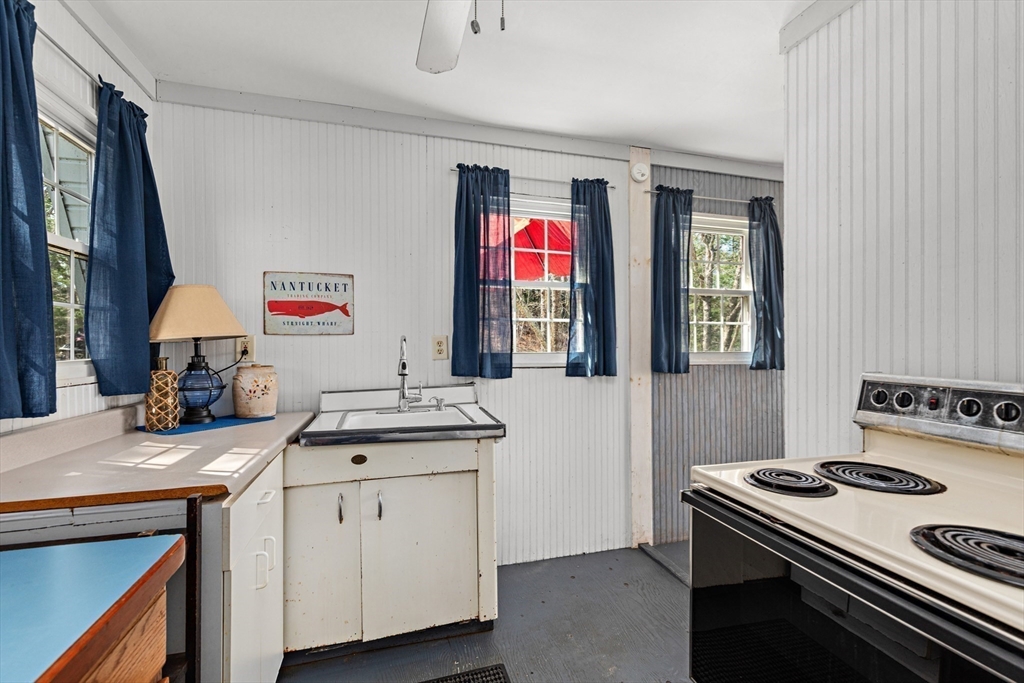 4 Smelt Pond Road Kingston, MA 02364 - Photo 10 of 27 Gallery Image 10