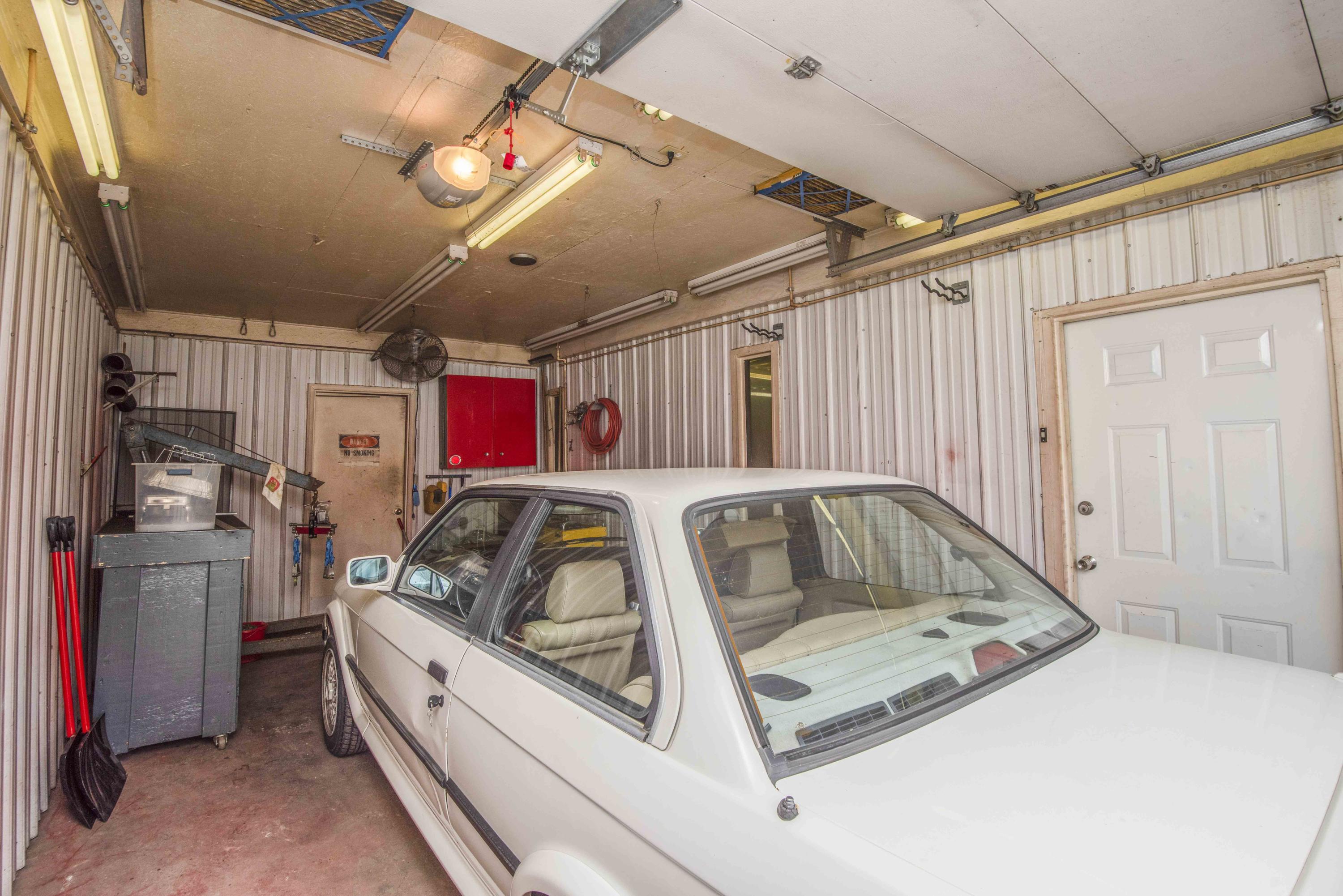 5120 East Emory Road Knoxville, TN 37918 - Photo 21 of 29 garage_1