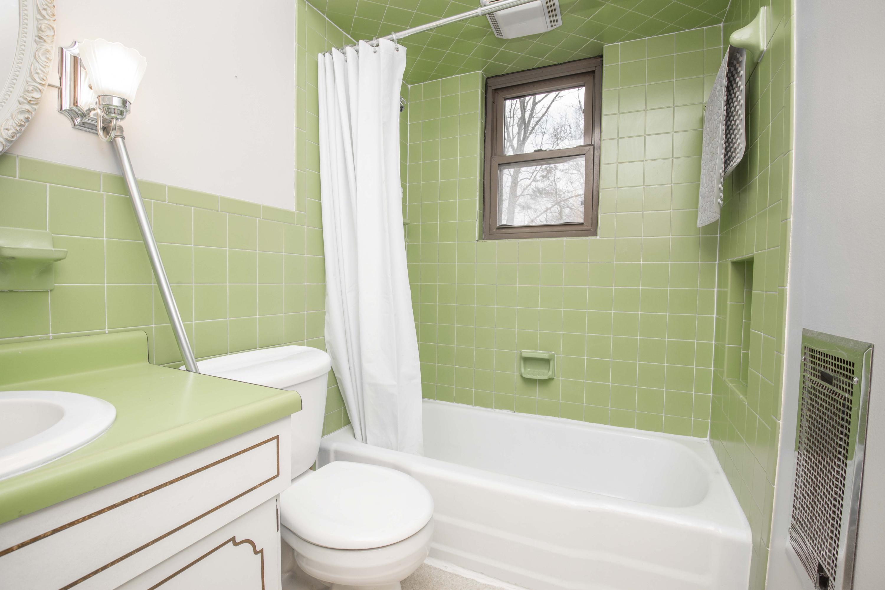 5120 East Emory Road Knoxville, TN 37918 - Photo 6 of 29 bath_1