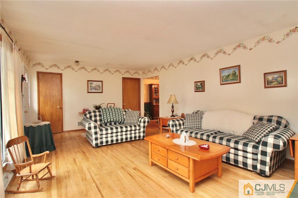 16 Hudson Road East Brunswick, NJ 08816 - Photo 4 of 22 Gallery Image 4
