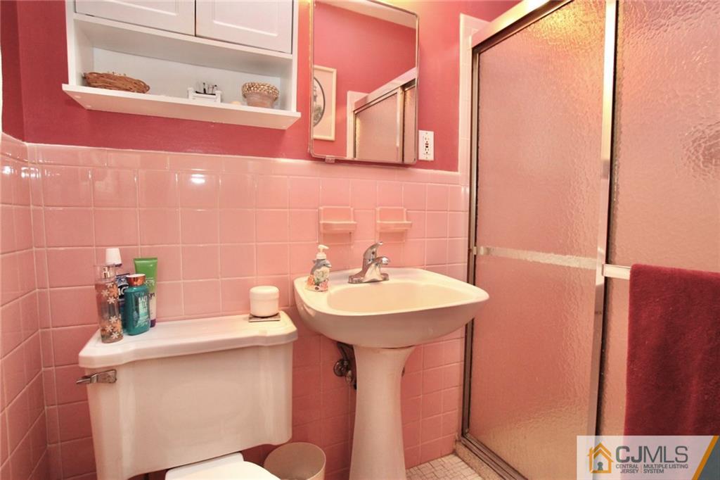 16 Hudson Road East Brunswick, NJ 08816 - Photo 8 of 22 Gallery Image 8