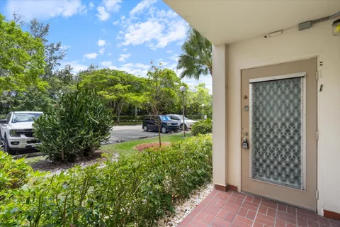 $135,000 | 1904 Bermuda Circle, Unit A1, Coconut Creek, FL 33066