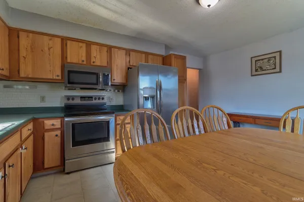 $229,900 | 670 South Burkhardt Road, Evansville, IN 47715