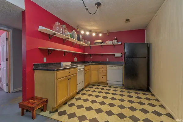 $229,900 | 670 South Burkhardt Road, Evansville, IN 47715