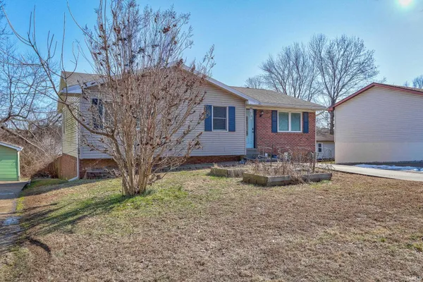 $229,900 | 670 South Burkhardt Road, Evansville, IN 47715
