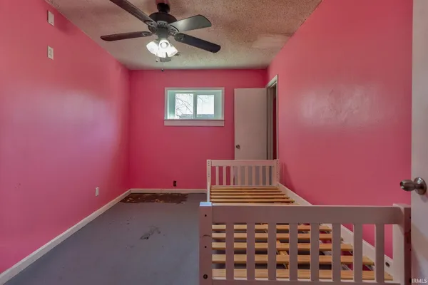 $229,900 | 670 South Burkhardt Road, Evansville, IN 47715