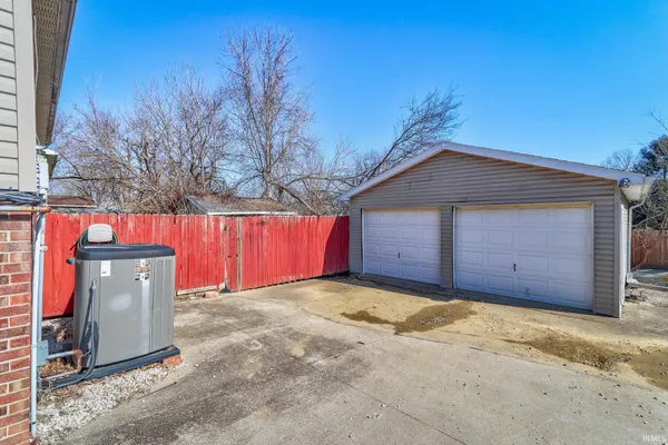 $229,900 | 670 South Burkhardt Road, Evansville, IN 47715