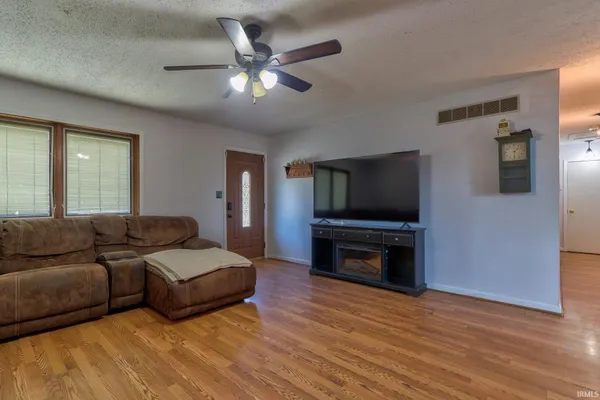 $229,900 | 670 South Burkhardt Road, Evansville, IN 47715