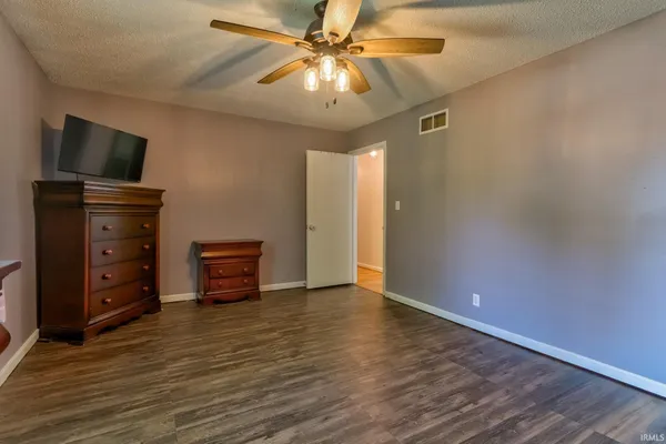 $229,900 | 670 South Burkhardt Road, Evansville, IN 47715