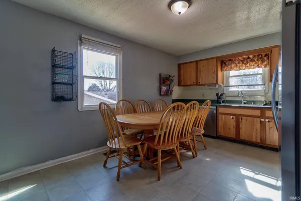 $229,900 | 670 South Burkhardt Road, Evansville, IN 47715