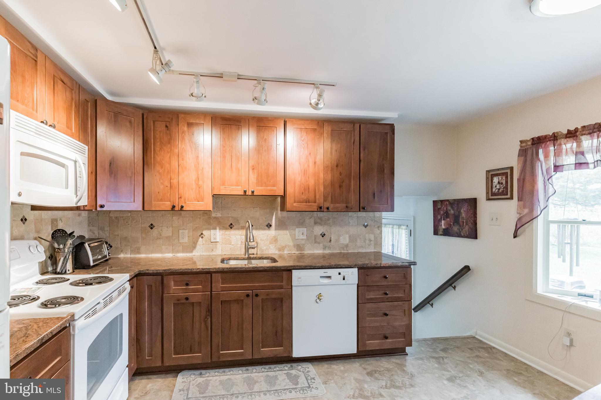 32 Whitby Road Cherry Hill, NJ 08003 - Photo 6 of 27 Gallery Image 6