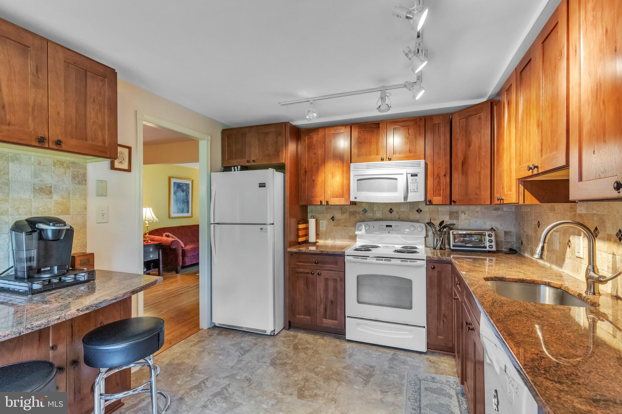 32 Whitby Road Cherry Hill, NJ 08003 - Photo 8 of 27 Gallery Image 8