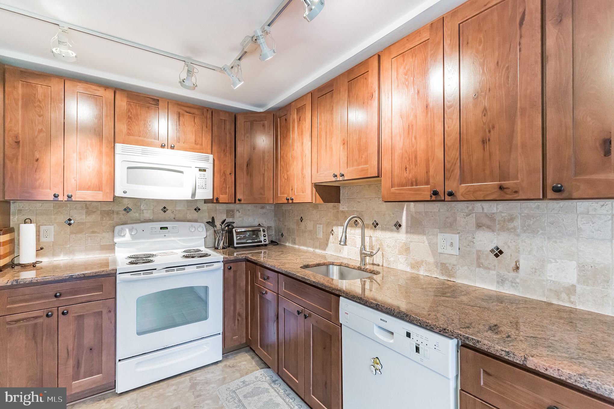 32 Whitby Road Cherry Hill, NJ 08003 - Photo 9 of 27 Gallery Image 9