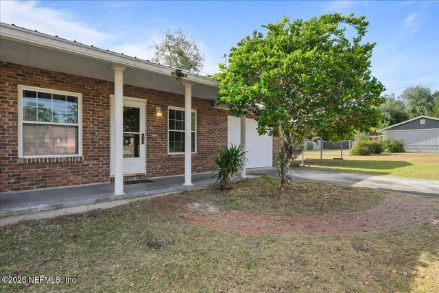 $225,000 | 105 Crestwood Drive, Interlachen, FL 32148