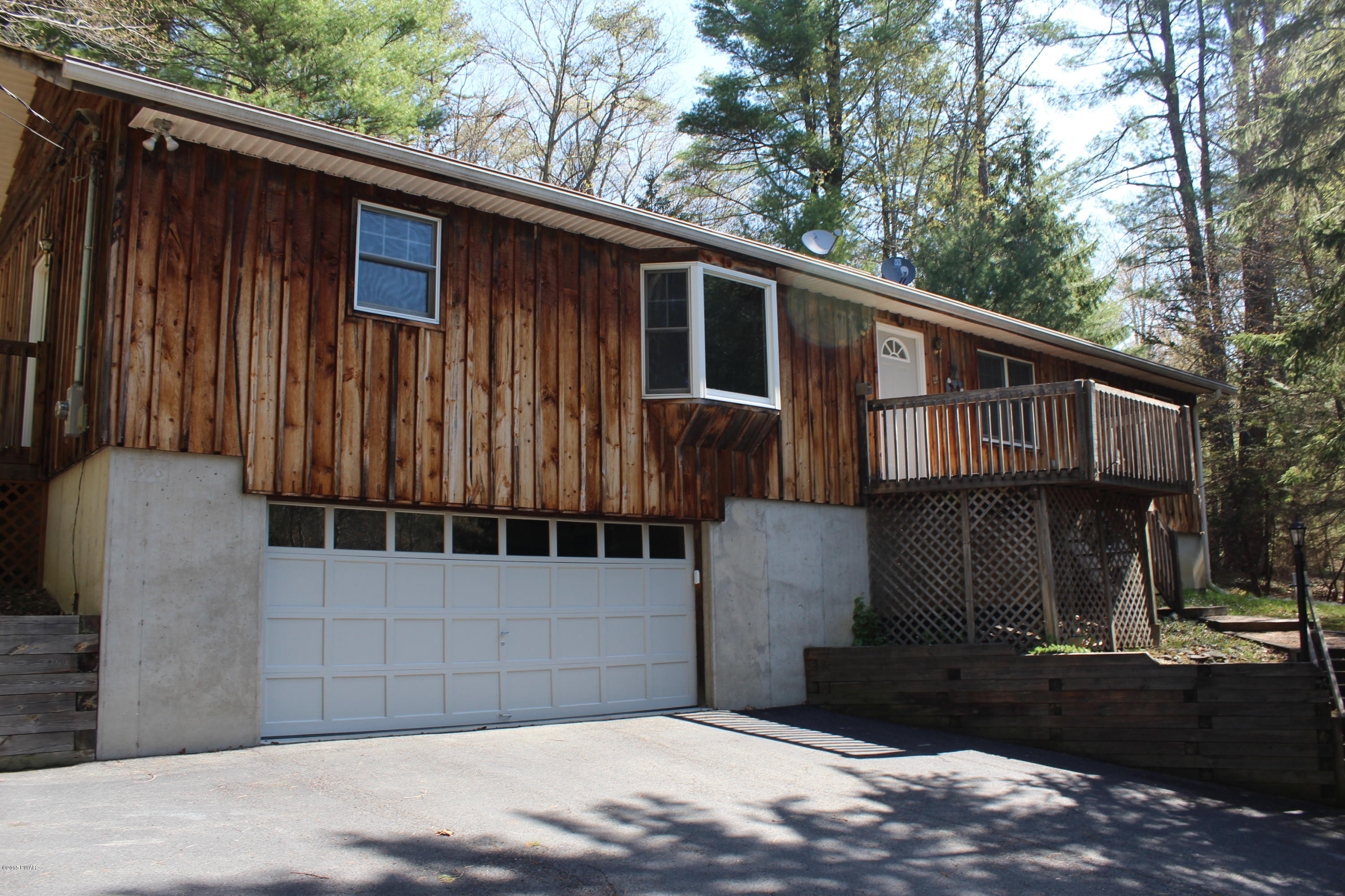 742 Raymondskill Road Milford, PA 18337 - Photo 2 of 26