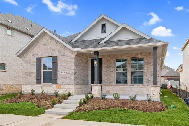$2,950 | 925 Plaza Lane, Argyle, TX 76226