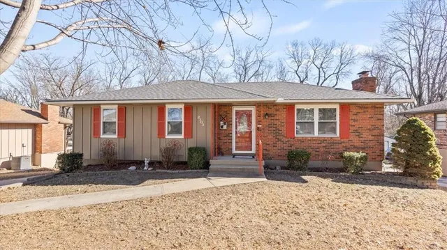 $235,000 | 2103 North York Road, Independence, MO 64058