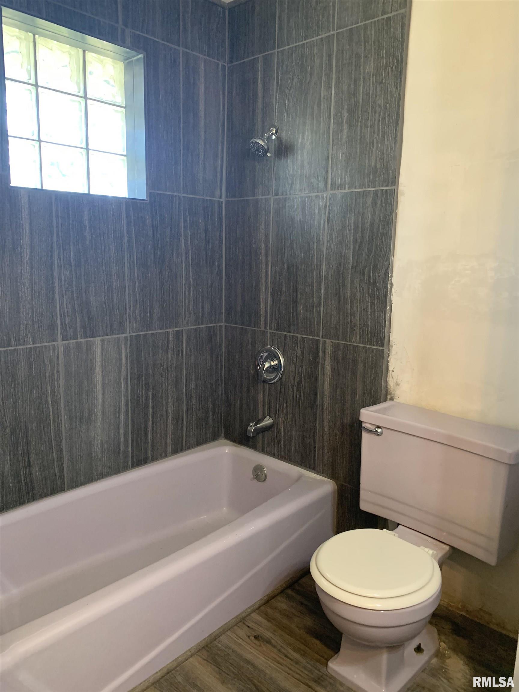 1629 Curtis Creek Road Quincy, IL 62301 - Photo 12 of 13