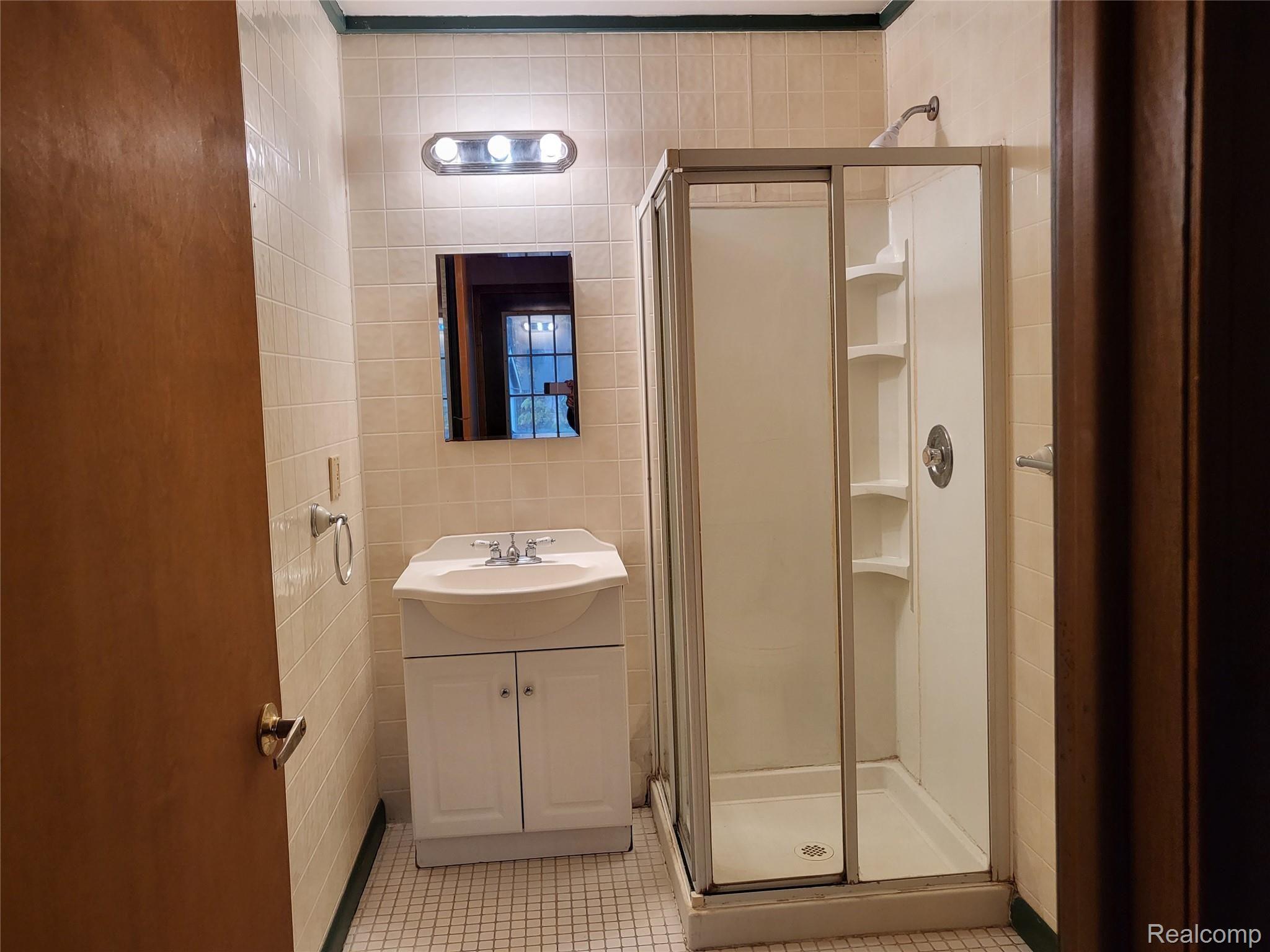 1701 Clark Lake Road Brighton, MI 48114 - Photo 13 of 34 Second bathroom with shower