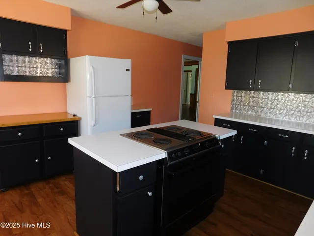 $2,400 | 6109 Schooner Court, New Bern, NC 28560