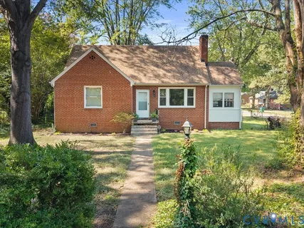 front view of house with a yard