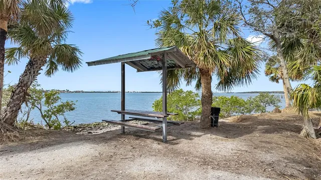 $399,000 | 2201 Park Street North, St. Petersburg, FL 33710