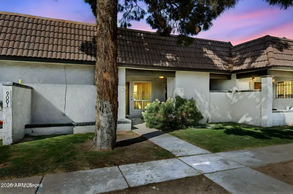 $1,449 | 9001 West Elm Street, Unit 3, Phoenix, AZ 85037