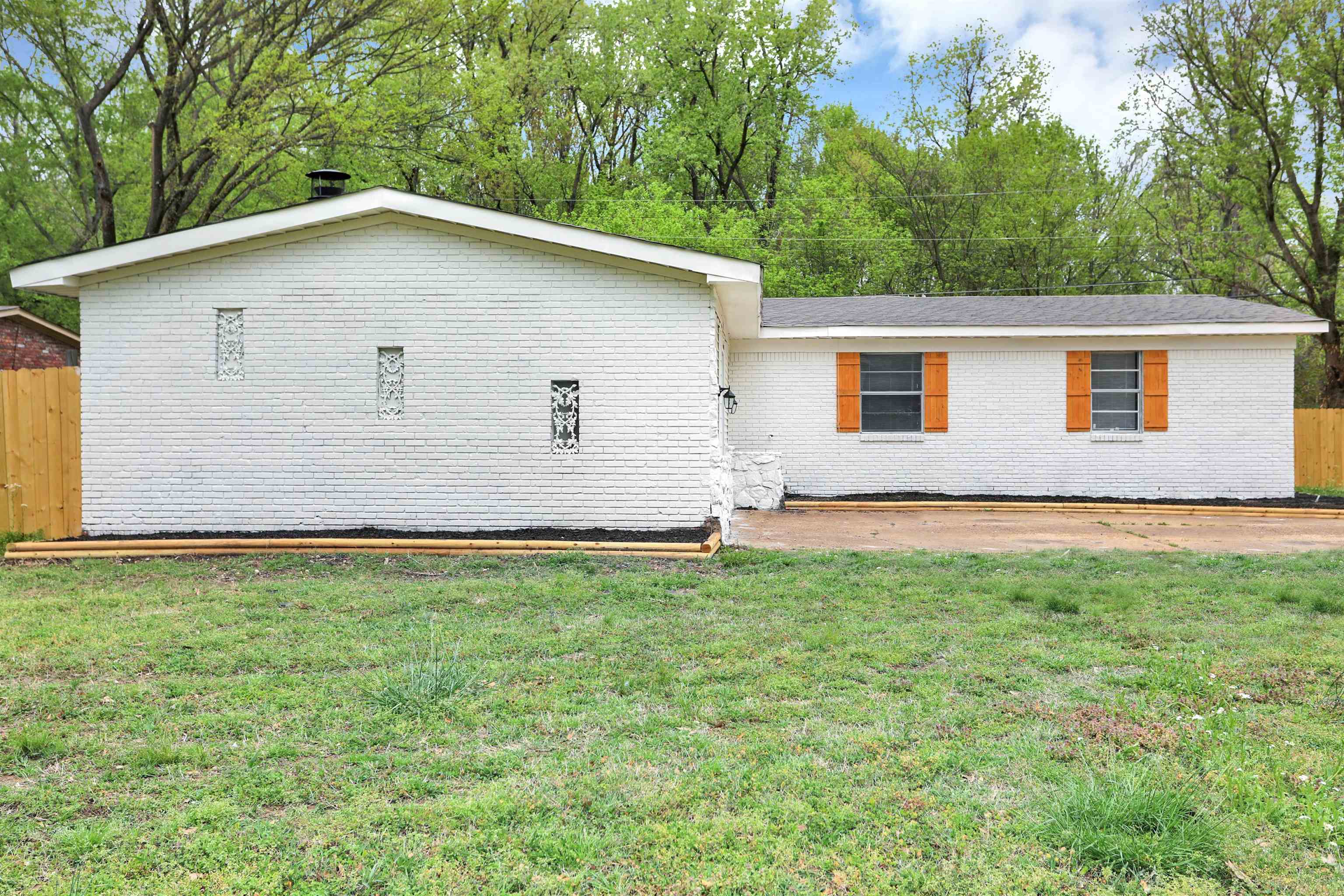 4477 Neely Road Memphis, TN 38109 - Photo 2 of 25