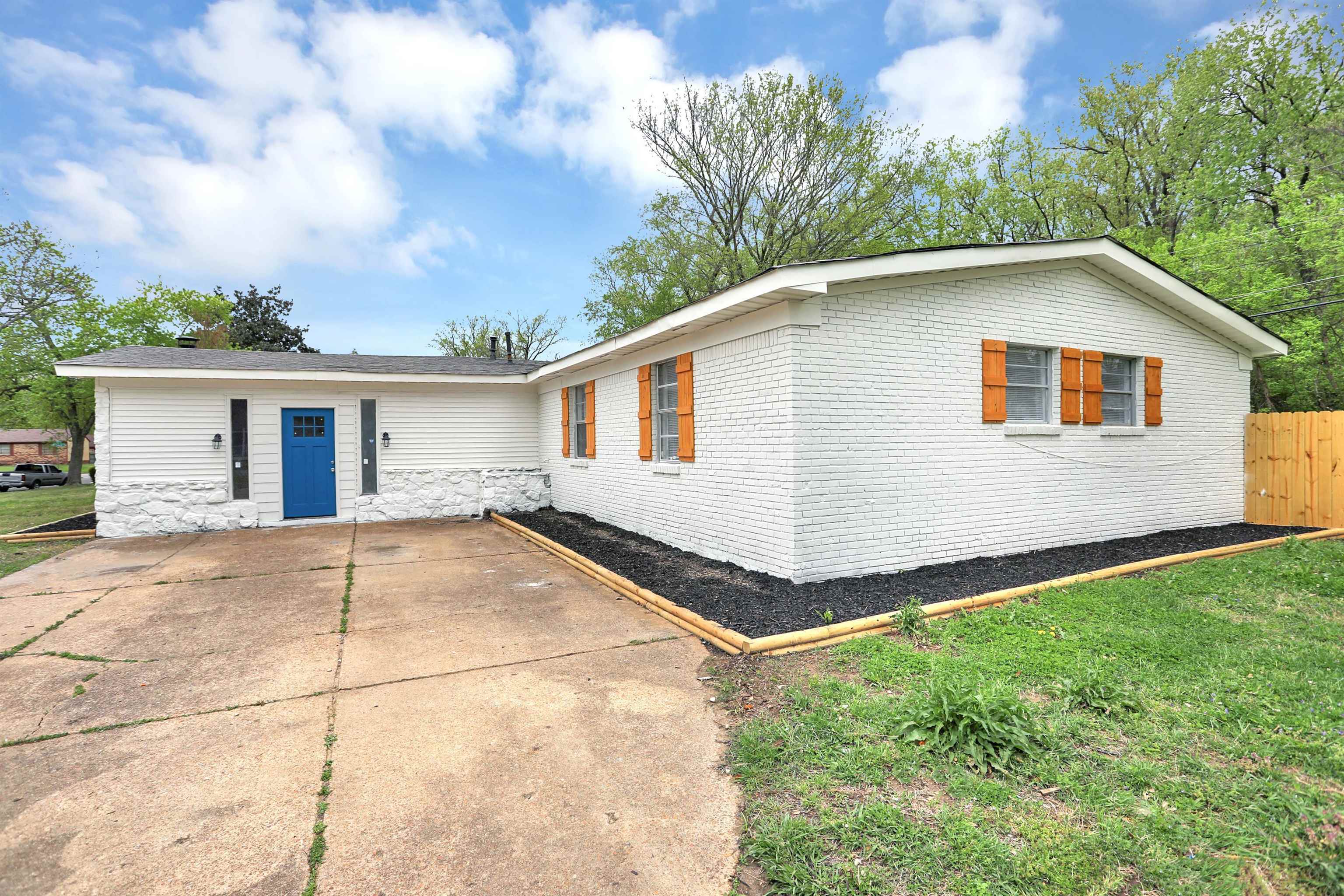 4477 Neely Road Memphis, TN 38109 - Photo 3 of 25 a view of backyard of house with green space